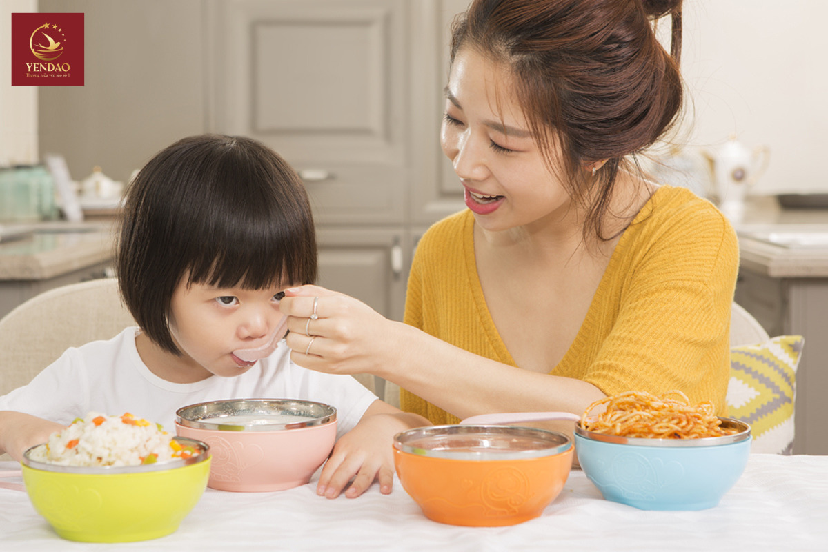 cho trẻ ăn yến sào có tốt không
